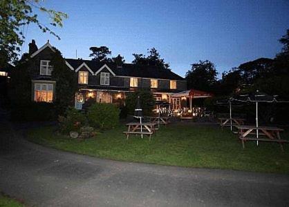 Ty Mawr Hotel คลันเบดเดอ ภายนอก รูปภาพ