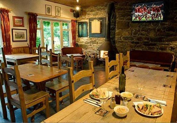 Ty Mawr Hotel คลันเบดเดอ ภายนอก รูปภาพ